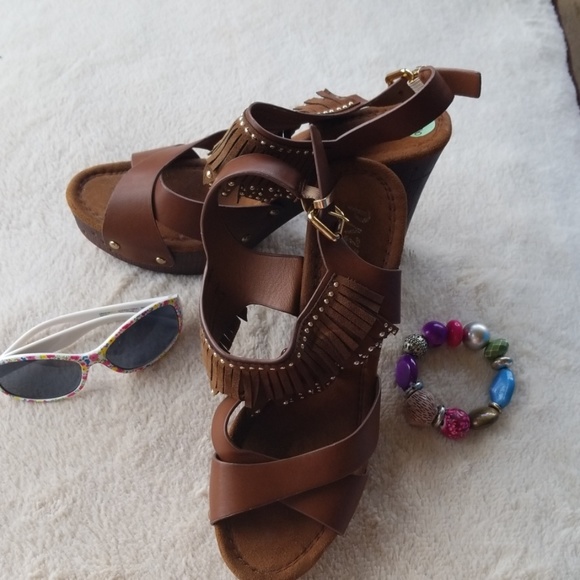 Pazzle Shoes - Pazzle Brown Moccasin Fringe Platform Heels